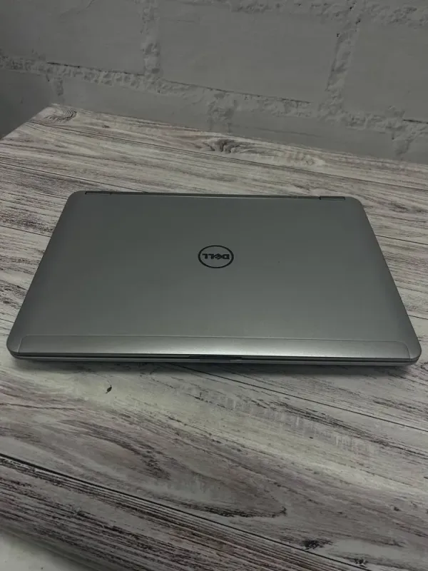 Ноутбук Dell Latitude E6440 / 14" (1366x768) TN / Intel Core i5-4210M (2 (4) ядра по 2.6 - 3.2 GHz) / 8 GB DDR3 / 256 GB SSD / Intel HD Graphics 4600 / WebCam б/в - зображення 4