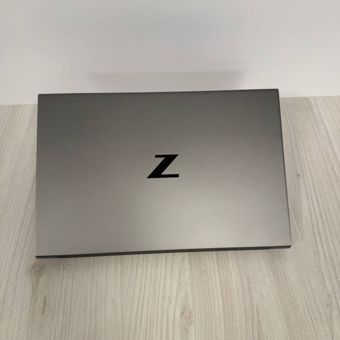 Мобільна робоча станція Б-клас HP ZBook Studio 15 G8 / 15.6" (3840x2160) IPS / Intel Core i9-11900H (8 (16) ядер по 2.5 - 4.9 GHz) / 32 GB DDR4 / 1000 GB SSD NVMe / nVidia RTX A3000, 6 GB GDDR6, 192-bit / WebCam б/в - зображення 3