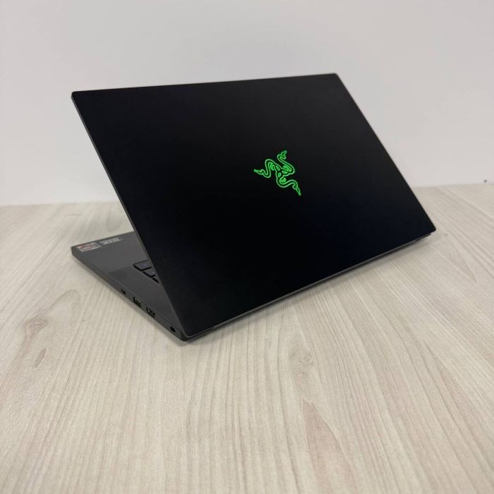 Ігровий ультрабук Razer Blade 14 RZ09-0427 / 14" (2560x1440) IPS / AMD Ryzen 9 6900HX (8 (16) ядер по 3.3 - 4.9 GHz) / 16 GB DDR5 / 1000 GB SSD NVMe / nVidia GeForce RTX 3080 Ti, 16 GB GDDR6, 256-bit / WebCam б/в - зображення 6