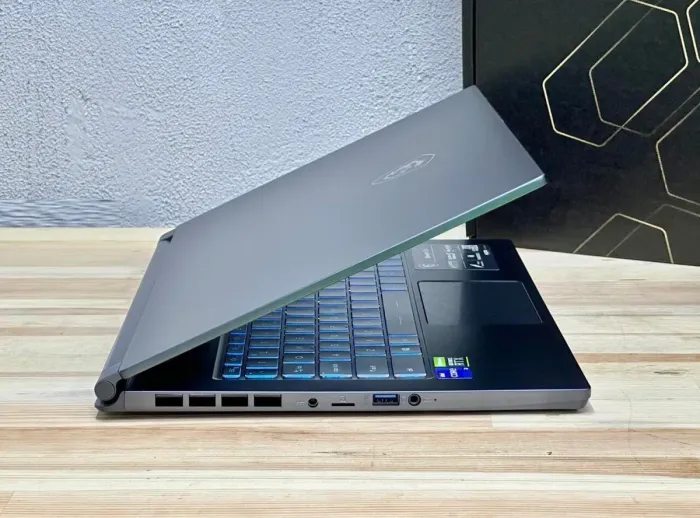 Ігровий ультрабук MSI Stealth 15M/15.6" (1920x1080) IPS/Intel Core i7-11375H (4(8) ядра по 3.3 - 5.0 GHz) -bit / WebCam / Win 11 Home б/в - зображення 6