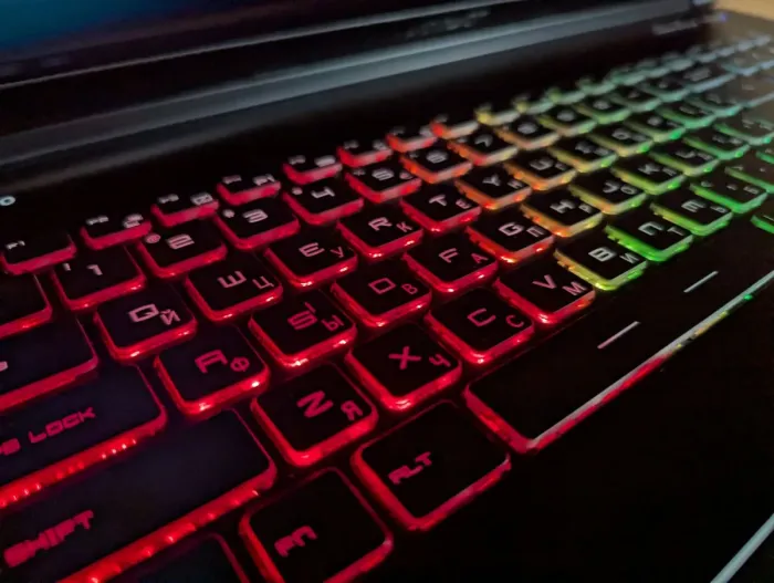 Ігровий ноутбук MSI GE72MVR / 17.3" (1920x1080) IPS / Intel Core i7-7700HQ (4 (8) ядра по 2.8 - 3.8 GHz) / 32 GB DDR4 / 256 GB SSD + 1000 GB HDD / nVidia GeForce GTX 1070, 8 GB GDDR5, 256-bit / WebCam / Windows 10 б/в - зображення 6