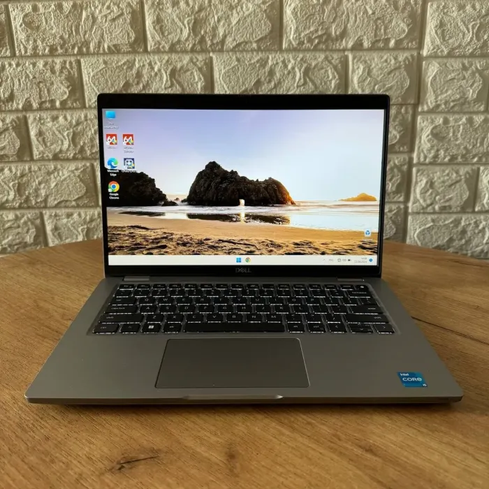 Ультрабук Б-клас Dell Latitude 5430 / 14" (1920x1080) IPS / Intel Core i5-1235U (10 (12) ядер по 1.3 - 4.4 GHz) / 8 GB DDR4 / 512 GB SSD NVMe / Intel Iris Xe Graphics / WebCam б/в - зображення 2