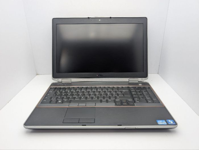 Ноутбук Dell Latitude E6520 / 15.6" (1920x1080) TN / Intel Core i7-2620M (2 (4) ядра по 2.7 - 3.4 GHz) / 8 GB DDR3 / 1000 GB HDD / Intel HD Graphics 3000 / WebCam / DVD-ROM б/в - зображення 3