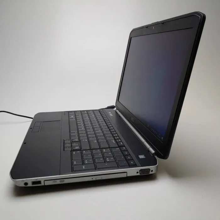 Ноутбук Б-класс Dell Latitude E5520 / 15.6" TN / Intel Core i5-2410M (2(4) ядра по 2.3-2.9 GHz) / 8GB DDR3 / 480GB SSD / HD Graphics 3000 / WebCam / DVD-ROM / Win 10 Pro б/в - зображення 5