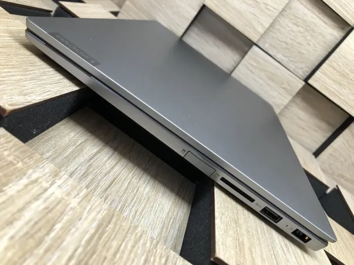 Ультрабук Б-клас Lenovo ThinkBook 14-IML / 14" (1920x1080) IPS / Intel Core i5-10210U (4 (8) ядра по 1.6 - 4.2 GHz) / 8 GB DDR4 / 256 GB SSD M.2 / Intel UHD Graphics / WebCam / Fingerprint / HDMI б/в - зображення 6
