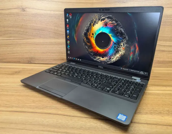 Ноутбук робоча станція Dell Precision 3541 / 15.6" (1920x1080) IPS / Intel Core i7-9850H (6 (12) ядер по 2.6 - 4.6 GHz) / 32 GB DDR4 / 1000 GB SSD / nVidia Quadro P620, 4 GB GDDR5 128-bit / WebCam / TouchID / Windows 10 б/в - зображення 5