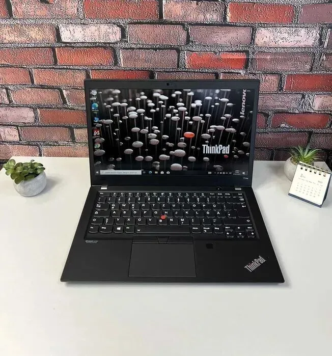 Ультрабук Lenovo ThinkPad T14s Gen 1 / 14" (1920x1080) IPS / Intel Core i5-10210U (4 (8) ядра по 1.6 - 4.2 GHz) / 16 GB DDR4 / 512 GB SSD M.2 / Intel UHD Graphics / WebCam б/в - зображення 2
