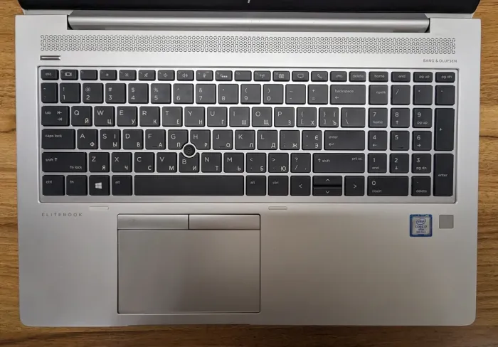 Ультрабук HP EliteBook 850 G5 / 15.6" (1920x1080) IPS / Intel Core i7-8650U (4 (8) ядра по 1.9 - 4.2 GHz) / 16 GB DDR4 / 512 GB SSD / Intel UHD Graphics 620 / WebCam / TouchID / Windows 10 б/в - зображення 3