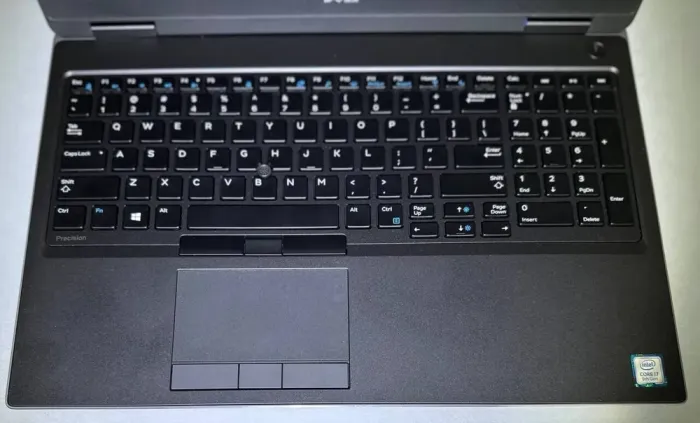 Мобільна робоча станція Dell Precision 7540 / 15.6" (1920x1080) IPS / Intel Core i7-9850H (6 (12) ядер по 2.6 - 4.6 GHz) / 32 GB DDR4 / 256 GB SSD + 256 GB SSD / Quadro T1000, 4 GB GDDR6, 128-bit / WebCam б/в - зображення 3