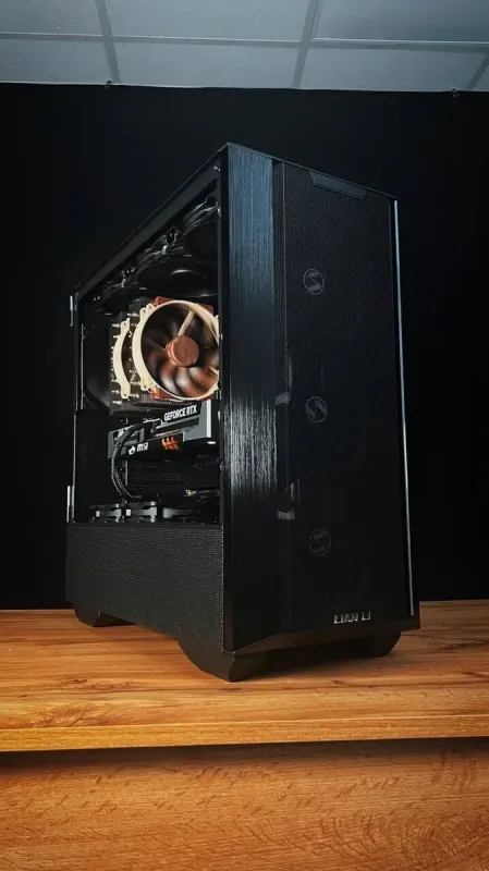 Збірка на замовлення: ігровий Lian-Li Lancool III Black Tower / AMD Ryzen 7 9800X3D (8 (16) ядер по 4,7 - 5,2 ГГц) / 64 ГБ DDR5 / 2000 ГБ SSD M.2 / nVidia GeForce RTX 5080, 16 ГБ GDDR7, 256-біт / 850 Вт б/в - зображення 2