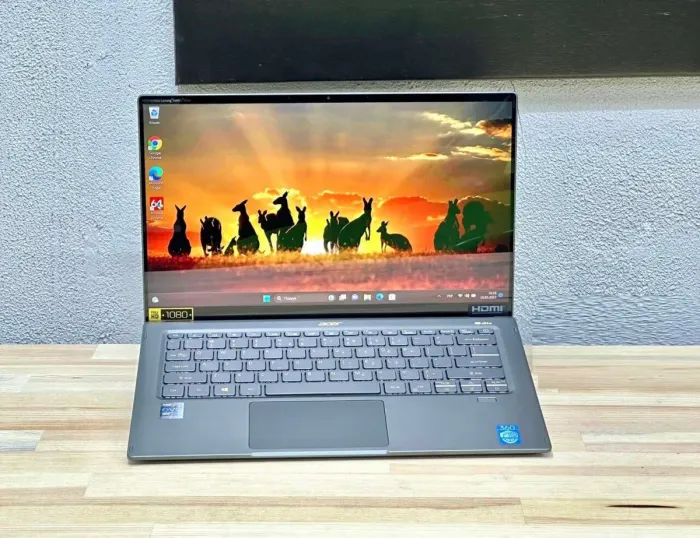 Ультрабук Acer Swift SF514-55 / 14" (1920x1080) IPS Touch / Intel Core i5-1135G7 (4 (8) ядра по 2.4 - 4.2 GHz) / 8 GB DDR4 / 512 GB SSD / Intel Iris Xe Graphics / WebCam / Win 11 Home б/в - зображення 2