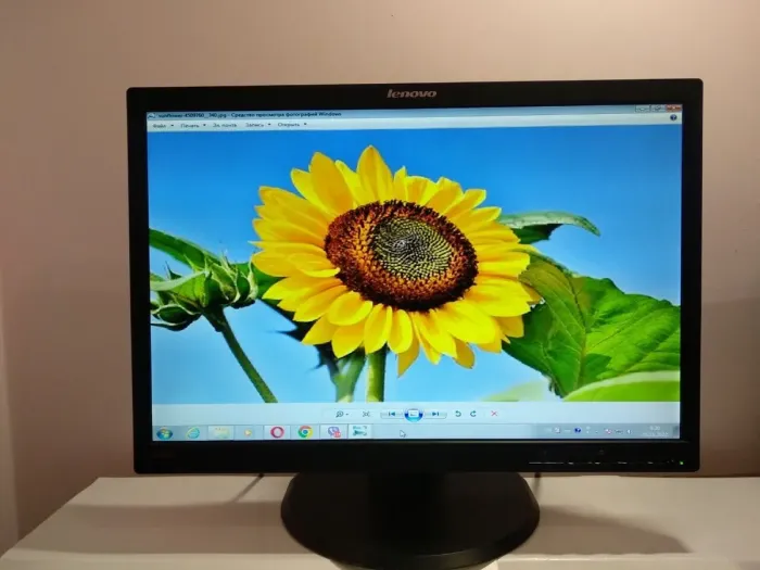 Монітор Широкоформатний Lenovo ThinkVision LT2252pwD / 22" (1680x1050) TN / DVI, VGA, DisplayPort, Audio / VESA 100x100 б/в - зображення 3