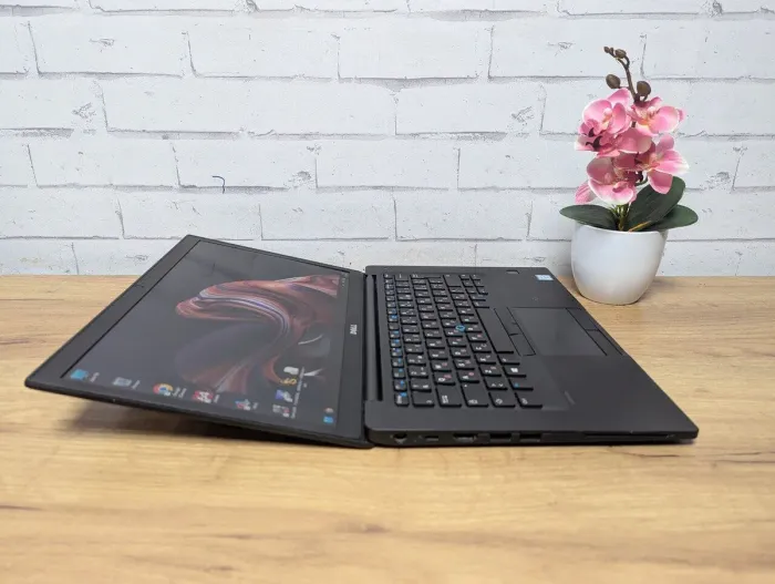 Ультрабук Dell Latitude 7480 / 14" (1920x1080) TN / Intel Core i5-6300U (2 (4) ядра по 2.4 - 3.0 GHz) / 16 GB DDR4 / 128 GB SSD / Intel HD Graphics 520 / WebCam б/в - зображення 7