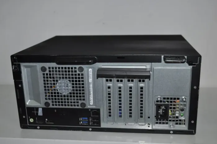 Комп'ютер Б-клас Dell OptiPlex 3040 Tower / Intel Core i5-6500 (4 ядра по 3.2 - 3.6 GHz) / 8 GB DDR3 / 120 GB SSD + 500 GB HDD / Intel HD Graphics 530 / DVD-ROM / Windows 11 Pro б/в - зображення 9