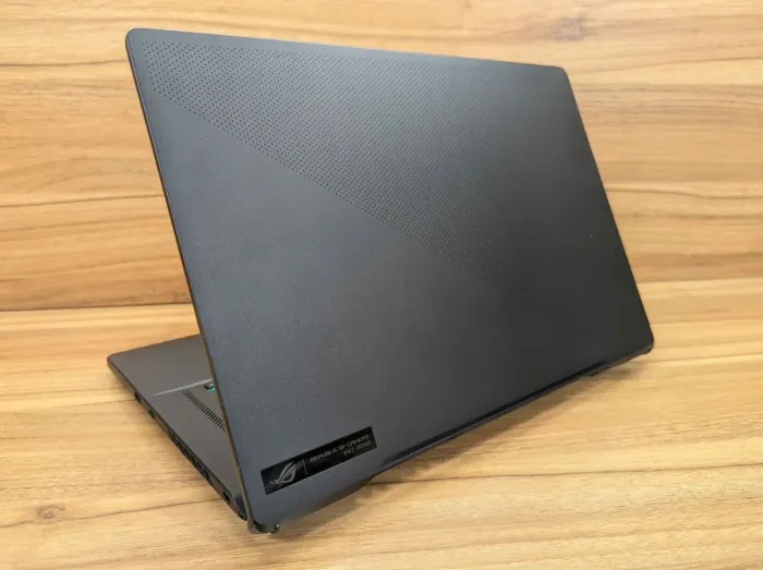 Ігровий ноутбук Asus ROG Zephyrus M16 GU603ZW / 16" (2560x1600) IPS / Intel Core i9-12900H (14 (20) ядер по 3,8 - 5,0 ГГц) / 40 ГБ DDR5 / 1000 ГБ SSD / nVidia GeForce RTX 3070 Ti, 8 ГБ GDDR6X, 256-біт / Веб-камера / Windows 11 б/в - изображение 9