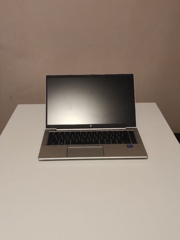 Ультрабук Б-клас HP EliteBook 840 G8 / 14" (1920x1080) IPS / Intel Core i7-1185G7 (4 (8) ядра по 3.0 - 4.8 GHz) / 16 GB DDR4 / 256 GB SSD / Intel Iris Xe Graphics / WebCam / TouchID / Windows 10 б/в - зображення 3