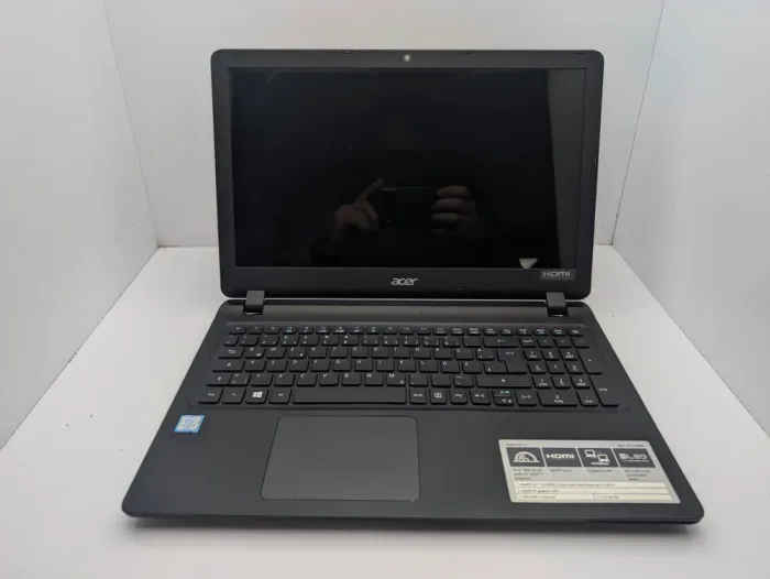 Ноутбук Acer Aspire ES1-572 / 15.6" (1366x768) TN / Intel Core i5-6200U (2 (4) ядра по 2.3 - 2.8 GHz) / 4 GB DDR4 / 240 GB SSD / Intel HD Graphics 520 / WebCam б/в - зображення 7