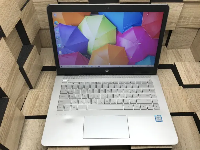 Ультрабук Б-клас HP Pavilion 14-bk091st / 14" (1366x768) TN / Intel Core i5-7200U (2 (4) ядра по 2.5 - 3.1 GHz) / 8 GB DDR4 / 256 GB SSD / Intel HD Graphics 620 / WebCam б/в - зображення 2