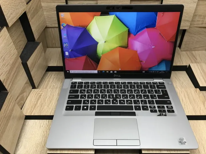 Ультрабук Б-клас Dell Latitude 5410 / 14" (1920x1080) IPS / Intel Core i5-10310U (4 (8) ядра по 1.7 - 4.4 GHz) / 8 GB DDR4 / 512 GB SSD M.2 / Intel UHD Graphics / WebCam / Windows 10 б/в - зображення 2