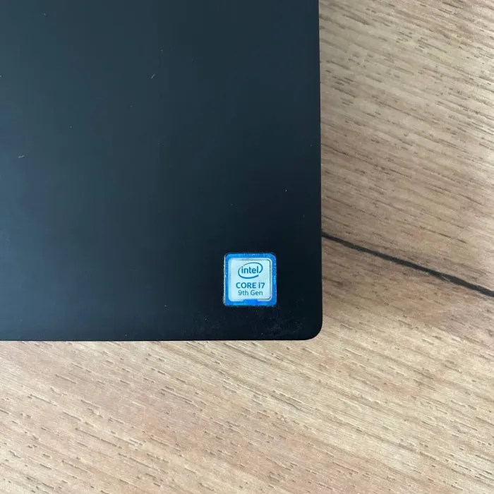 Ігровий ноутбук Б-клас Razer Blade 17 RZ09-0287 / 17.3" (1920x1080) IPS / Intel Core i7-9750H (6 (12) ядер по 2.6 - 4.5 GHz) / 16 GB DDR4 / 512 GB SSD NVMe / nVidia GeForce RTX 2080 Max-Q, 8 GB GDDR6, 256-bit б/в - зображення 8