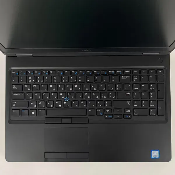 Ноутбук Dell Latitude 5590 / 15.6" (1368x768) TN / Intel Core i5-8250U (4 (8) ядра по 1.6 - 3.4 GHz) / 16 GB DDR4 / 240 GB SSD / Intel UHD Graphics 620 / WebCam / HDMI б/в - зображення 3