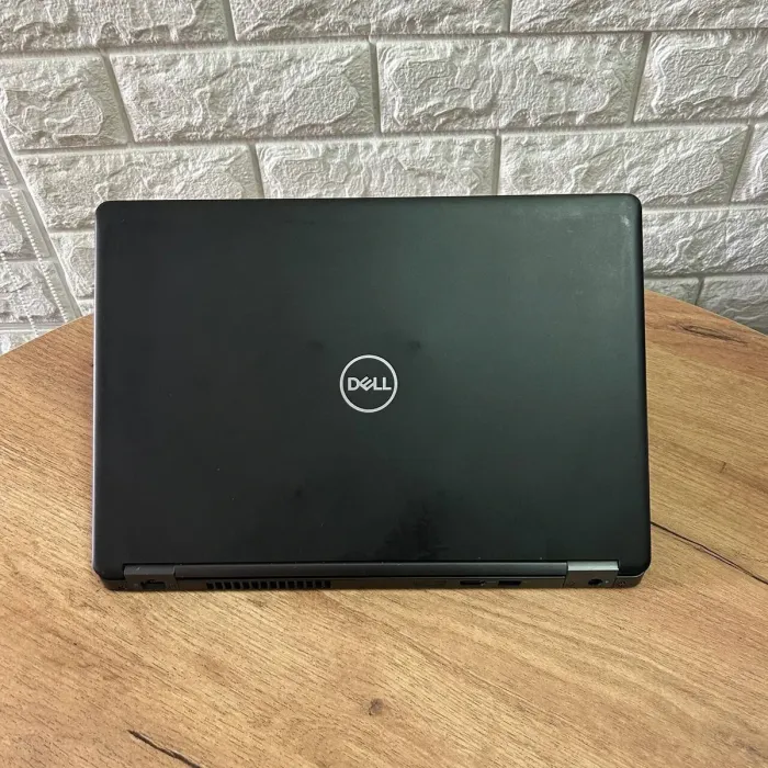 Ноутбук Б-клас Dell Latitude 5495 / 14" (1920x1080) IPS / AMD Ryzen 5 PRO 2500U (4 (8) ядра по 2.0 - 3.6 GHz) / 8 GB DDR4 / 480 GB SSD / AMD Radeon Vega 8 Graphics / WebCam б/в - зображення 3