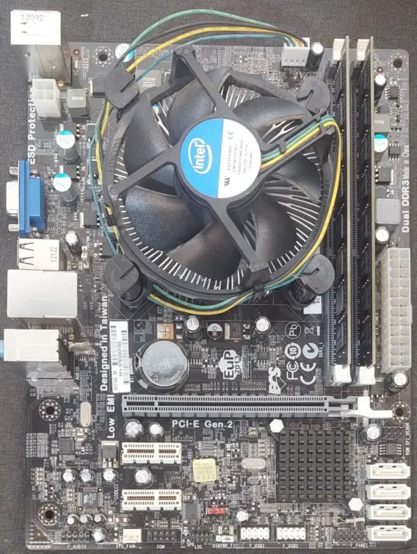 Комплект: Материнська плата ECS Elitegroup H61H2-M12 / LGA1155 / Intel Core i5-2400 (4 ядра по 3.1 - 3.4 GHz) / 16 GB DDR3 / Intel HD Graphics 2000 б/в - зображення 2