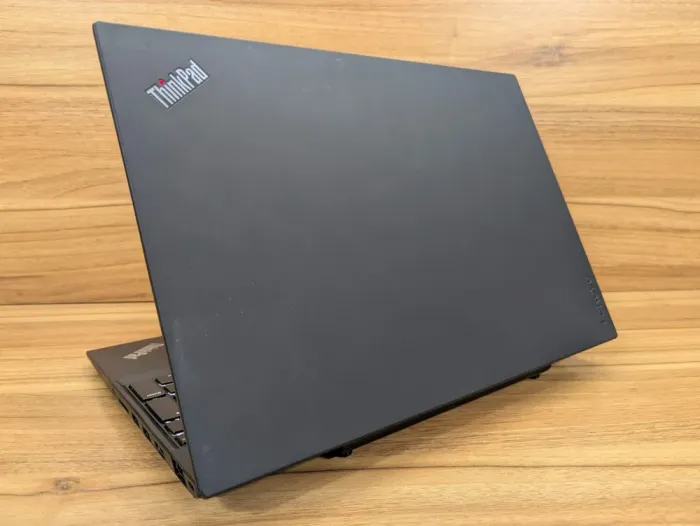 Ультрабук Lenovo ThinkPad T580 / 15.6" (1920x1080) IPS / Intel Core i7-8550U (4 (8) ядра по 1.8 - 4.0 GHz) / 16 GB DDR4 / 512 GB SSD / Intel UHD Graphics 620 / WebCam / TouchID / Windows 10 б/в - зображення 7
