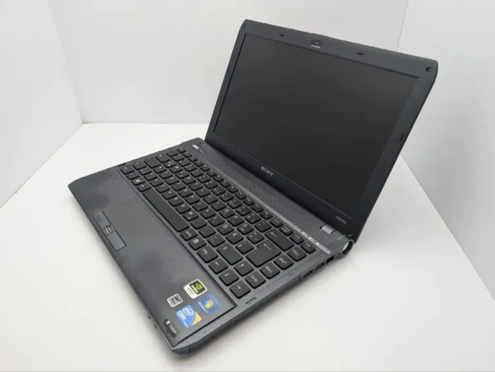 Ноутбук Sony VPC S13 / 13.3" (1366x768) TN / Intel Core i5-580M (2 (4) ядра по 2.6 - 3.3 GHz) / 6 GB DDR3 / 500 GB HDD / nVidia GeForce 310M, 512 MB GDDR3, 64-bit / WebCam / DVD-ROM б/в - зображення 7