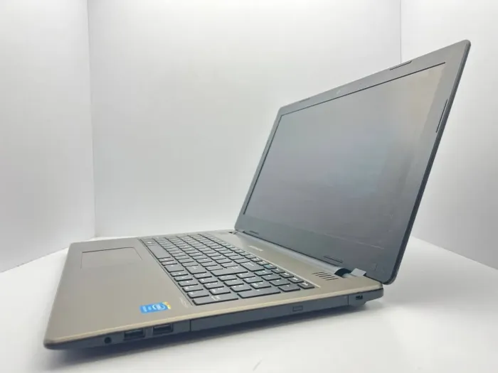 Ноутбук Medion Akoya E6241 / 15.6" (1366x768) TN / Intel Pentium 3550M (2 (2) ядра по 2.3 GHz) / 4 GB DDR3 / 1000 GB HDD / Intel HD Graphics 4000 б/в - зображення 5