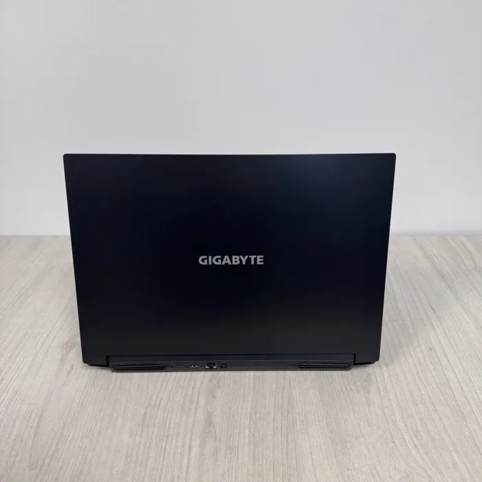 Ігровий ноутбук Б-класу Gigabyte G5 KC / 15,6" (1920x1080) IPS / Intel Core i5-10500H (6 (12) ядер по 2,5 - 4,5 ГГц) / 16 ГБ DDR4 / 512 ГБ SSD NVMe / nVidia GeForce RTX 3060, 6 ГБ GDDR6, 192-біт / WebCam б/в - зображення 3