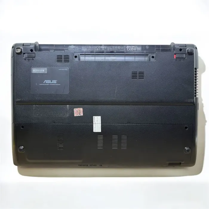 Ноутбук Asus X55VD / 15.6" (1366x768) TN / Intel Core i3-3110M (2 (4) ядра по 2.4 GHz) / 12 GB DDR3 / 256 GB SSD / nVidia GeForce 610M, 1 GB DDR3, 64-bit / WebCam / Без АКБ б/в - зображення 6