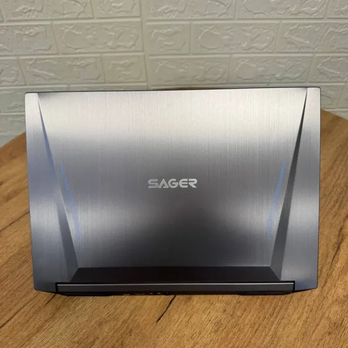 Ігровий ноутбук Б-клас Sager NH58RH / 15.6" (1920x1080) IPS / Intel Core i5-9300H (4 (8) ядра по 2.4 - 4.1 GHz) / 16 GB DDR4 / 128 GB SSD M.2 + 1000 GB HDD / nVidia GeForce GTX 1050, 3 GB GDDR5, 96-bit / WebCam б/в - зображення 3