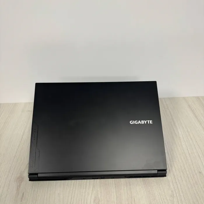 Ігровий ноутбук Gigabyte G6 KF / 16" (1920x1200) IPS / Intel Core i7-13620H (10 (16) ядер по 3,6 - 4,9 ГГц) / 16 ГБ DDR5 / 1000 ГБ SSD / nVidia GeForce RTX 4060, 8 ГБ GDDR6, 128-біт / Веб-камера б/в - зображення 7