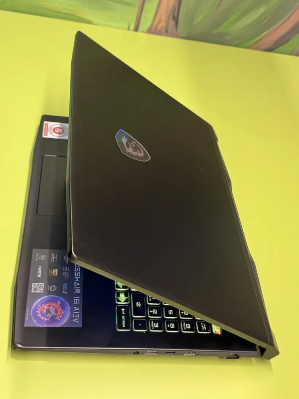 Ігровий ноутбук MSI Crosshair 16 HX / 16" (1920x1200) IPS / Intel Core i7-13620H (10 (16) ядер по 3,6 - 4,9 ГГц) / 16 ГБ DDR5 / 1000 ГБ SSD / nVidia GeForce RTX 4070, 8 ГБ GDDR6, 128-bit / WebCam / HDMI б/в - зображення 8