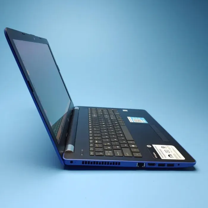 Ноутбук HP 15-dy2067ms / 15.6" (1366x768) TN / Intel Core i5-8250U (4 (8) ядра по 1.6 - 3.4 GHz) / 8 GB DDR4 / 128 GB SSD + 500 HDD / Intel UHD Graphics 620 / WebCam / Win 10 Home б/в - зображення 3