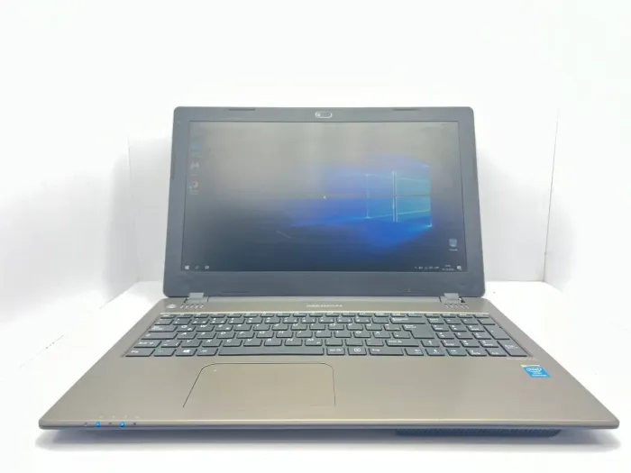 Ноутбук Medion Akoya E6241 / 15.6" (1366x768) TN / Intel Pentium 3550M (2 (2) ядра по 2.3 GHz) / 4 GB DDR3 / 1000 GB HDD / Intel HD Graphics 4000 б/в - зображення 3