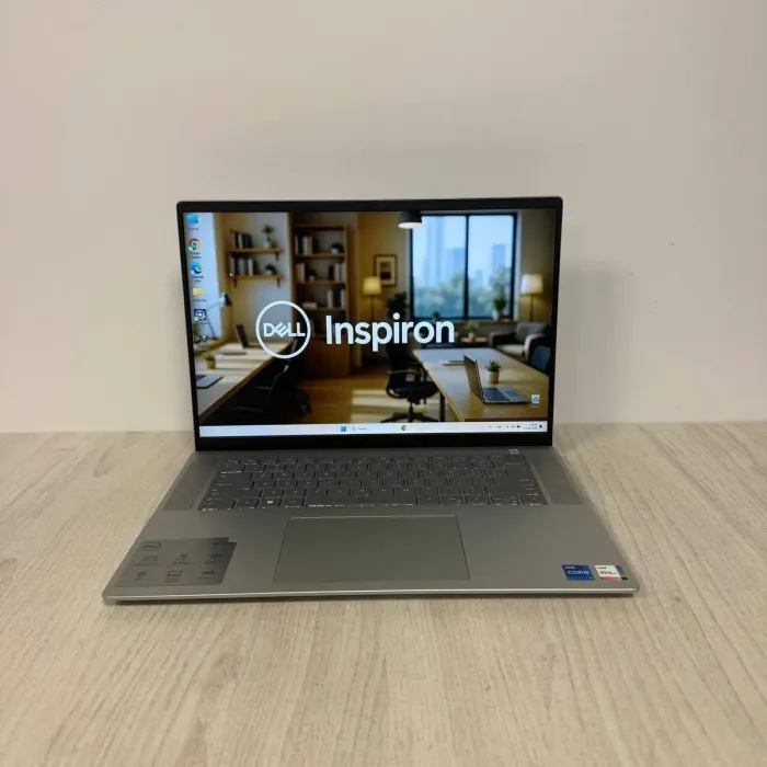 Ноутбук Б-клас Dell Inspiron 16 5620 / 16" (1920x1200) IPS / Intel Core i7-1255U (10 (12) ядер по 1.7 - 4.7 GHz) / 16 GB DDR4 / 1000 GB SSD / Intel Iris Xe Graphics / WebCam б/в - зображення 2