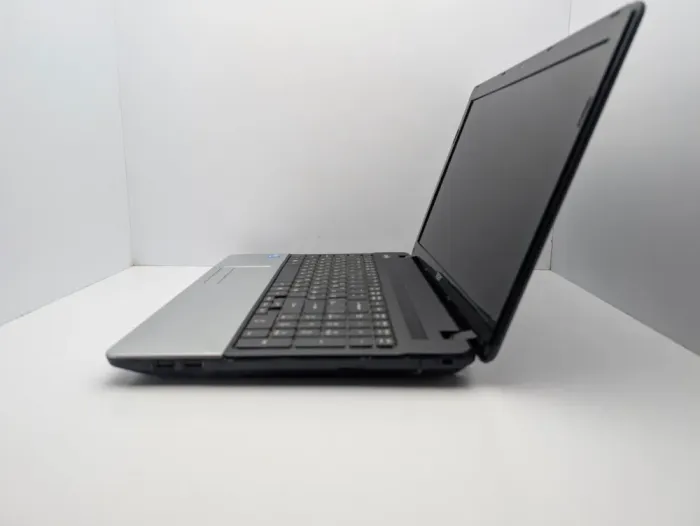 Ноутбук Acer Aspire E1-531 / 15.6" (1366x768) TN / Intel Pentium B960 (2 ядра по 2.2 GHz) / 6 GB DDR3 / 128 GB SSD / Intel HD Graphics / WebCam б/в - зображення 6