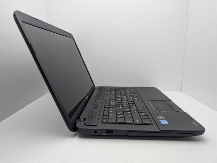 Ноутбук Toshiba Satellite Pro C875 / 17.3" (1600x900) TN / Intel Core i3-3110M (2 (4) ядра по 2.4 GHz) / 8 GB DDR3 / 128 GB SSD / Intel HD Graphics 4000 / WebCam б/в - зображення 4