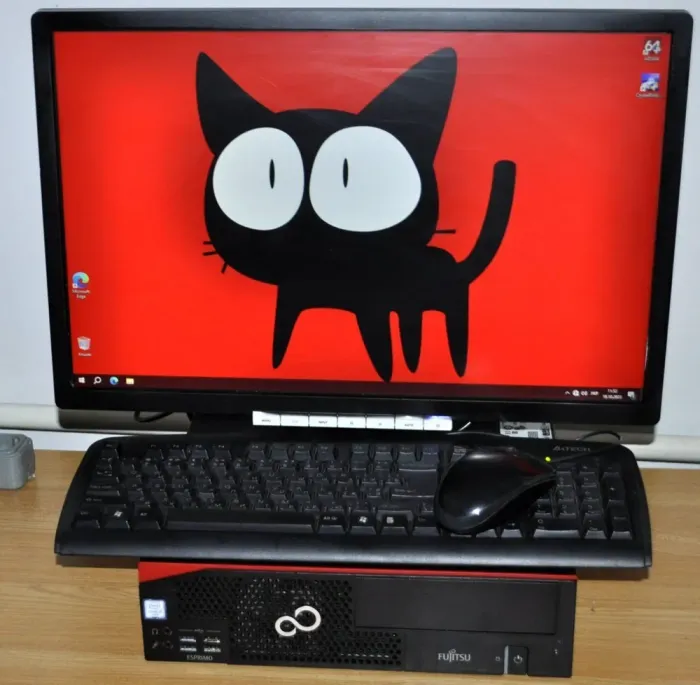 Комплект ПК: Fujitsu D757 E90 SFF / Intel Core i5-6500 (4 ядра по 3.2 - 3.6 GHz) / 16 GB DDR4 / 240 GB SSD + 320 GB HDD / Intel HD Graphics + Монітор Б-клас 22" (1680x1050) TN / VGA+ Windows 11 Pro б/в - зображення 9