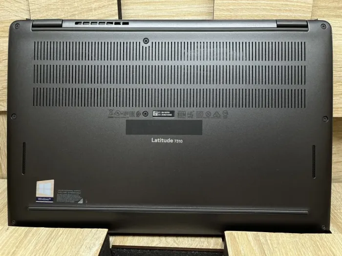 Ультрабук Dell Latitude 7310 / 13.3" (1920x1080) IPS / Intel Core i5-10310U (4 (8) ядра по 1.7 - 4.4 GHz) / 16 GB DDR4 / 256 GB SSD M.2 / Intel UHD Graphics / WebCam б/в - зображення 9