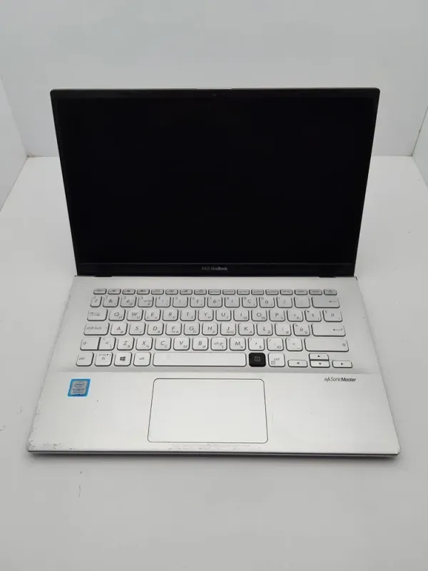 Ноутбук Asus VivoBook 14 X420UA / 14" (1920x1080) TN / Intel Core i3-8130U (2 (4) ядра по 2.2 -3.4 GHz) / 8 GB DDR4 / 240 GB SSD / Intel UHD Graphics 620 / WebCam б/в - зображення 2