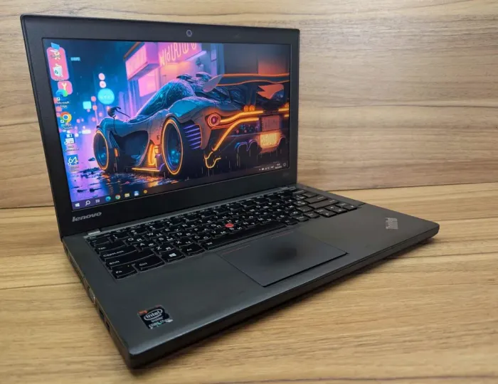 Нетбук Lenovo ThinkPad x240 / 12.5" (1366x768) TN / Intel Core i7-4600U (2 (4) ядра по 2.1 - 3.3 GHz) / 8 GB DDR3 / 240 GB SSD / Intel HD Graphics 4400 / WebCam / Fingerprint / Windows 10 б/в - зображення 4
