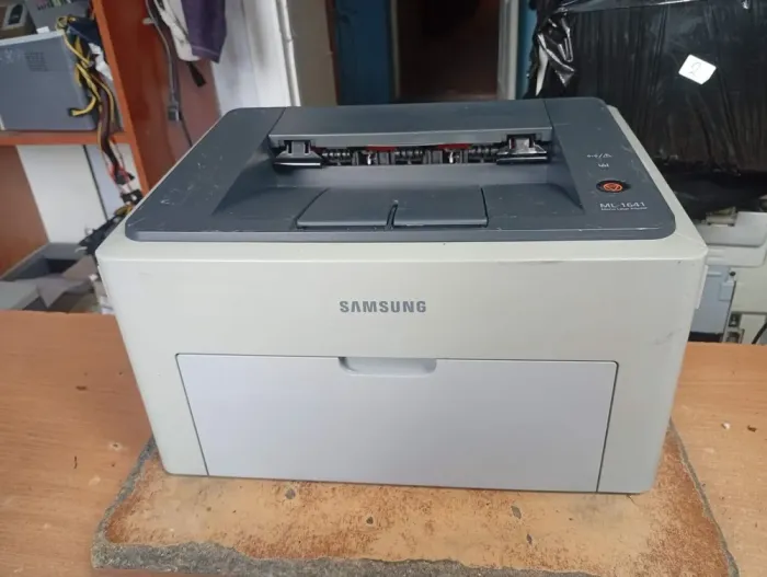 Принтер Б-клас Samsung ML-1641 / Лазерний монохромний друк / 600x1200 dpi / A4 / 16 стор/хв / USB 2.0 б/в - зображення 2