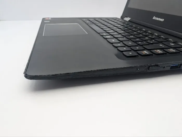 Ноутбук-трансформер Б-клас Lenovo Yoga 500-14ACL / 14" (1366x768) TN Touch / AMD A4-7210 (4 ядра по 1.8 - 2.2 GHz) / 4 GB DDR3 / 120 GB SSD / AMD Radeon R3 Graphics / WebCam / АКБ не тримає б/в - зображення 4