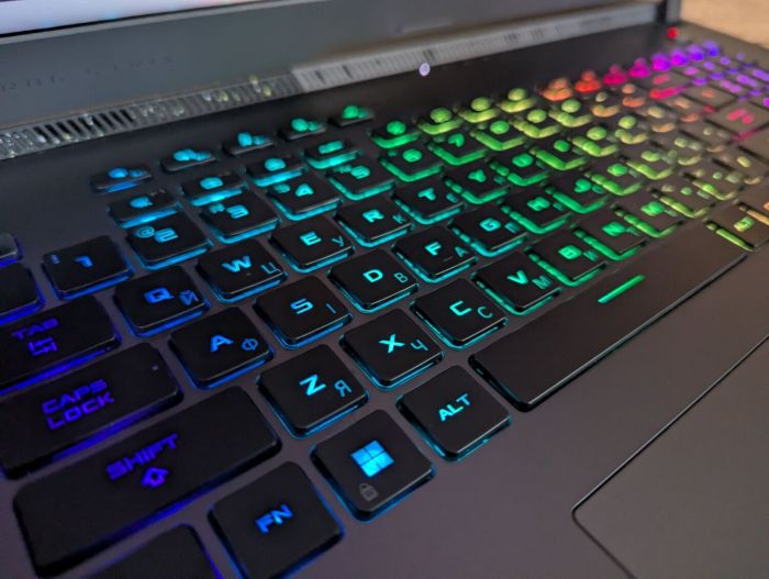 Ігровий ноутбук Asus ROG Strix G713PI / 17.3" (2560x1440) IPS / AMD Ryzen 9 7945HX (16 (32) ядер по 2.5 - 5.4 GHz) / 32 GB DDR5 / 1000 GB SSD / nVidia GeForce RTX 4070, 8 GB GDDR6, 128-bit / WebCam / Windows 11 б/в - зображення 6