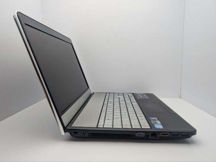 Ноутбук Asus N55S / 15.6" (1920x1080) TN / Intel Core i7-2630QM (4 (8) ядра по 2.0 - 2.9 GHz) / 16 GB DDR3 / 1000 GB HDD / nVidia GeForce GT 555M, 2 GB GDDR3, 128-bit / WebCam / DVD-ROM б/в - зображення 4