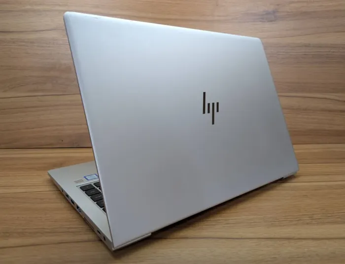 Ультрабук Б-клас HP EliteBook 840 G5 / 14" (1920x1080) IPS / Intel Core i5-8350U (4 (8) ядра по 1.7 - 3.6 GHz) / 16 GB DDR4 / 512 GB SSD / Intel UHD Graphics 620 / TouchID / WebCam / Windows 10 б/в - зображення 7
