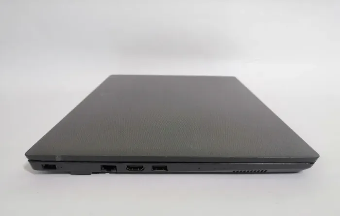 Ноутбук Б-клас Lenovo V130-14IKB / 14" (1920x1080) TN / Intel Core i3-6006U (2 (4) ядра по 2.0 GHz) / 8 GB DDR4 / 120 GB SSD / Intel HD Graphics 520 / WebCam / Windows 10 Home б/в - зображення 4